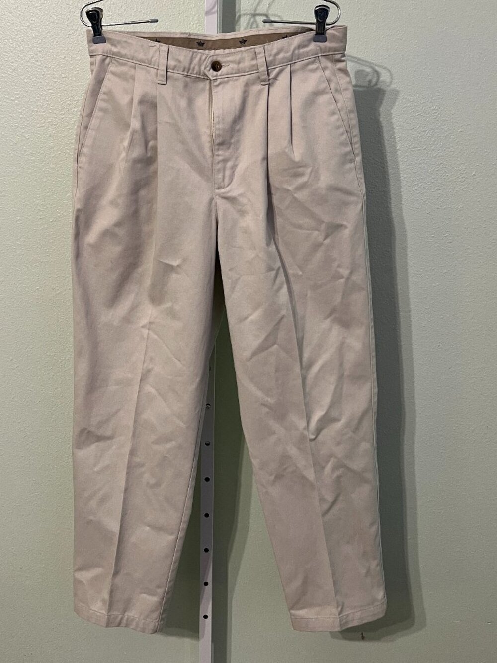 Dockers Khaki Classic Fit Beige 100% Cotton Pleated Pants SZ 33/30
